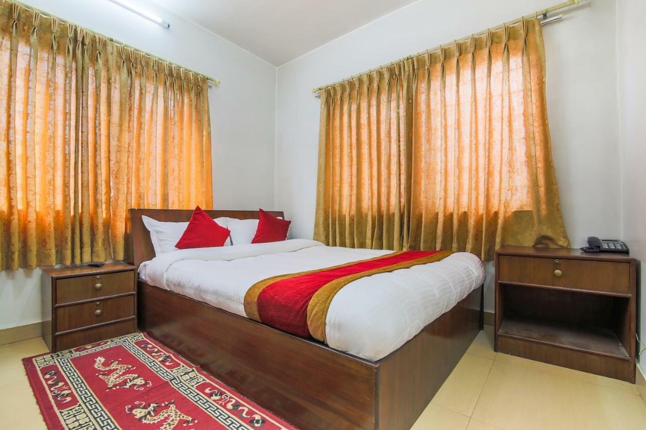 Oyo 358 Hotel Rose Star Kathmandu Esterno foto