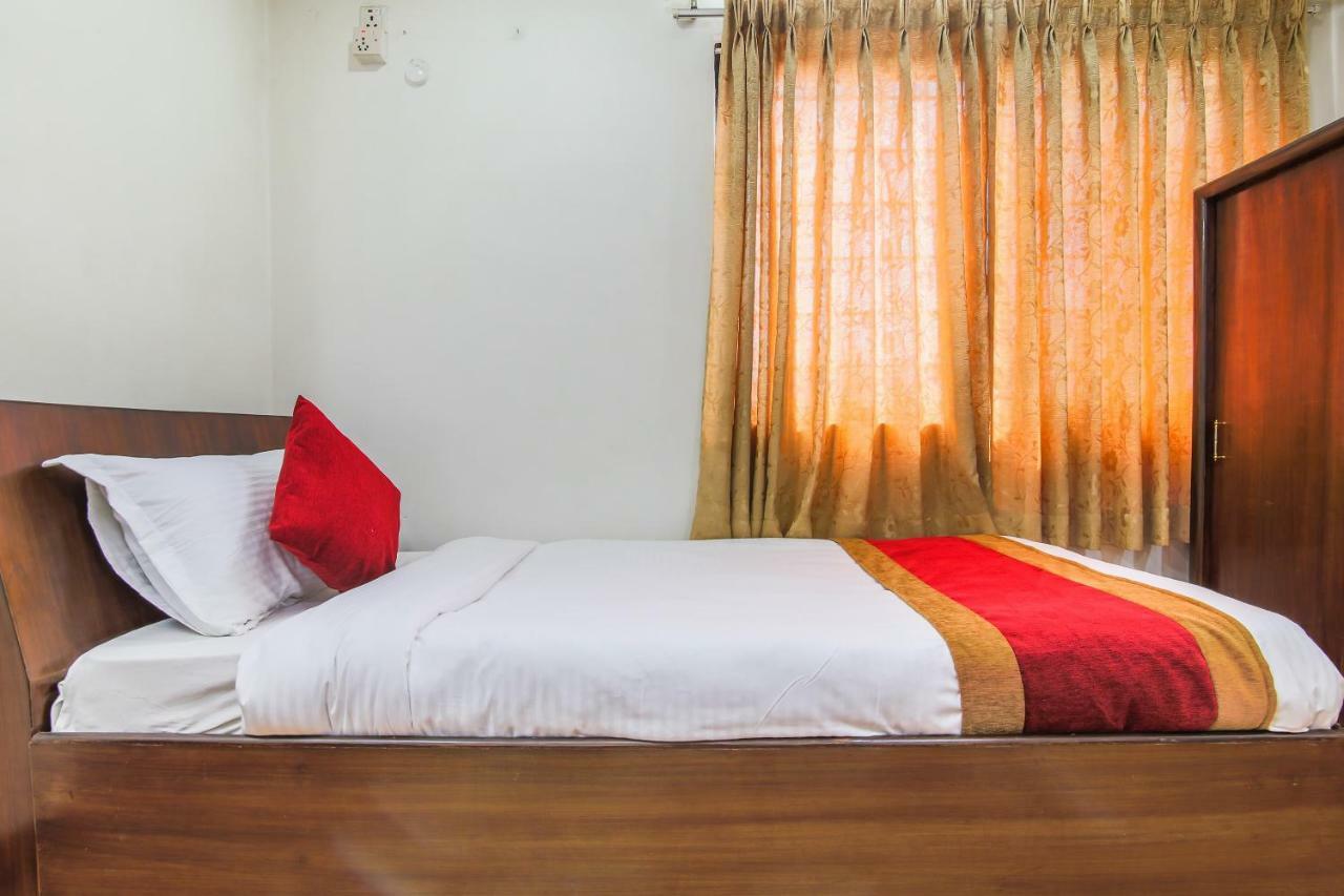 Oyo 358 Hotel Rose Star Kathmandu Esterno foto